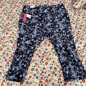 Livi workout capri leggings